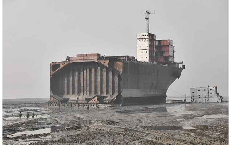 Cementerios de barcos por el mundo: así acaban los petroleros y cruceros en desuso