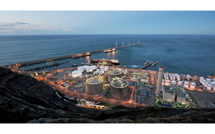 Un 72% de las importaciones españolas de gas natural en los primeros 9 meses del año fueron por vía marítima