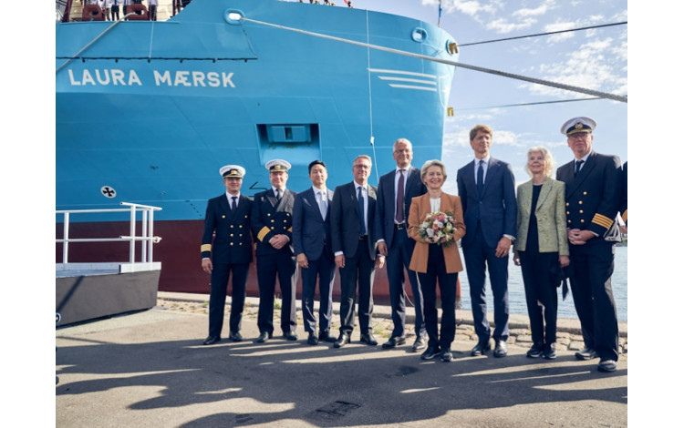 World´s first methanol-powered container ship named Laura Mærsk