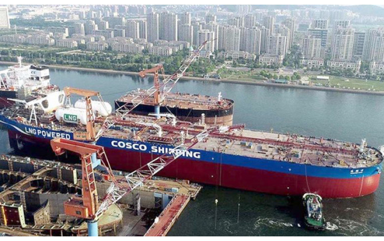 Dalian Shipbuilding realiza pruebas de mar con primer petrolero VLCC propulsado por GNL